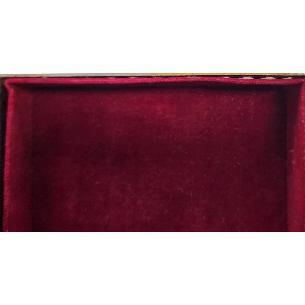 The Unbranded Brand beautiful vintage